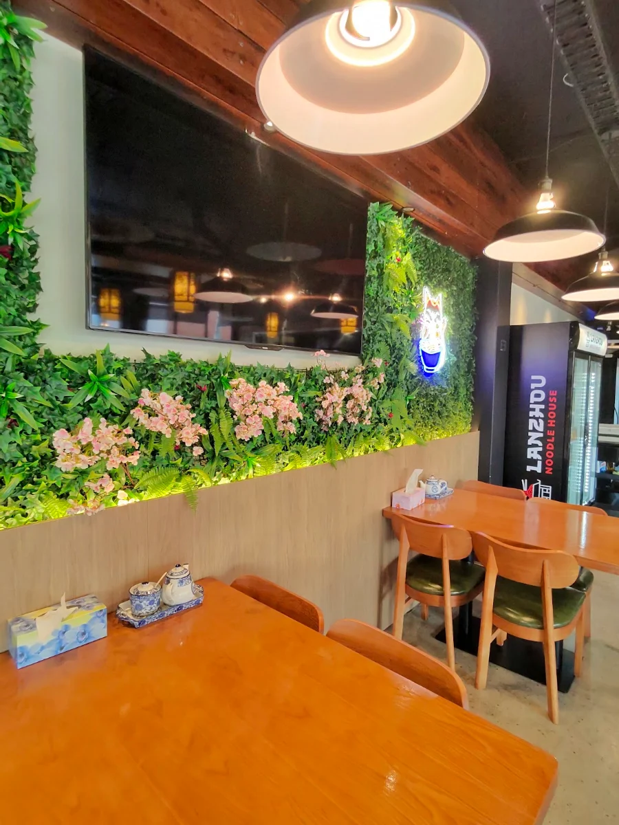 Vibe, Halal Lanzhou Beef Noodle House
