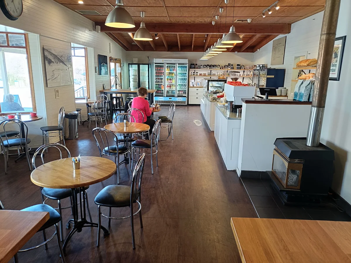 Vibe, Nimmitabel Bakery