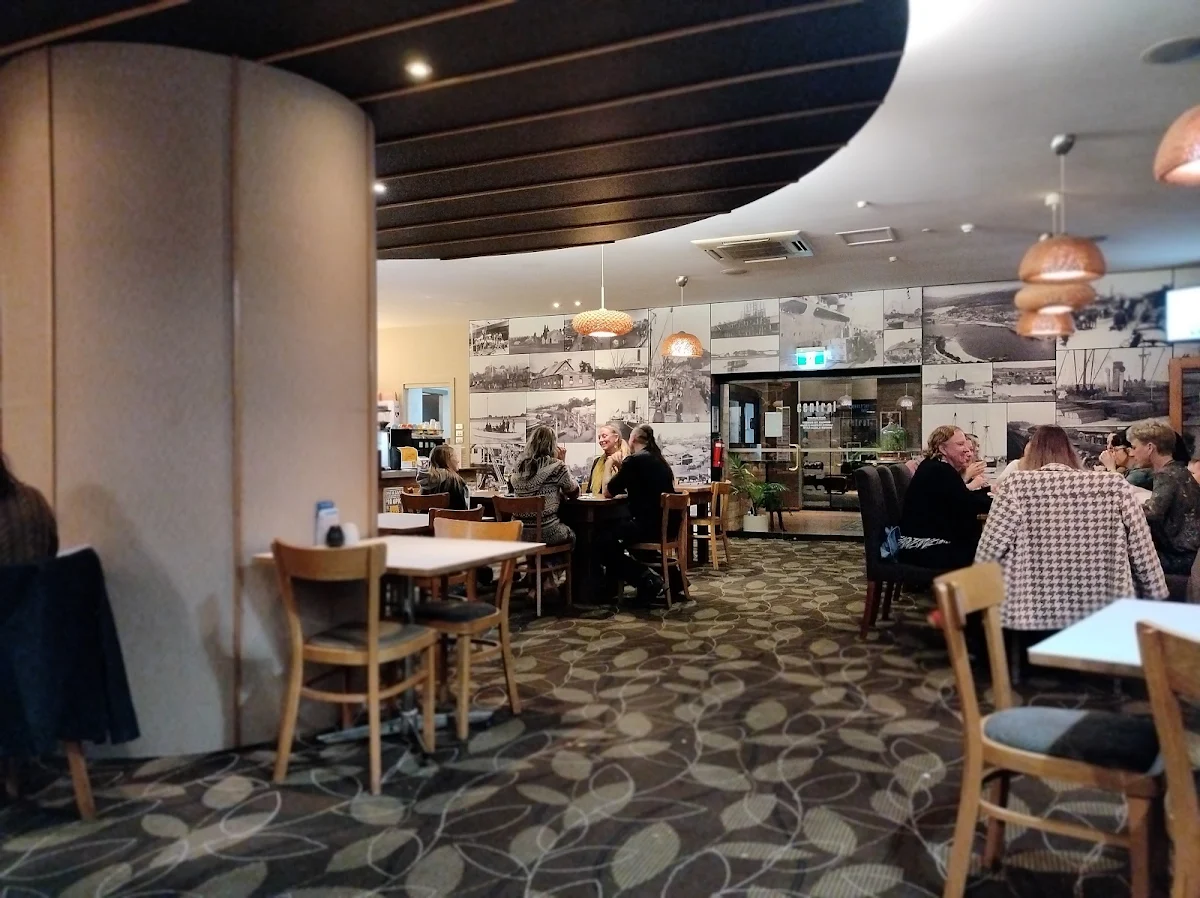 Vibe, Central Bar & Restaurant