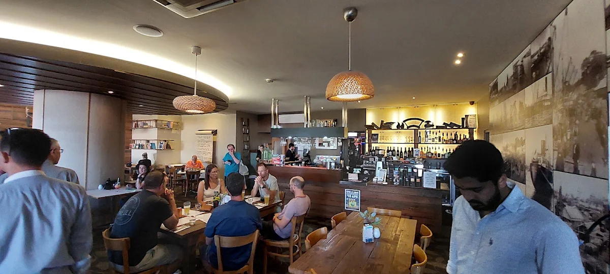 Vibe, Central Bar & Restaurant