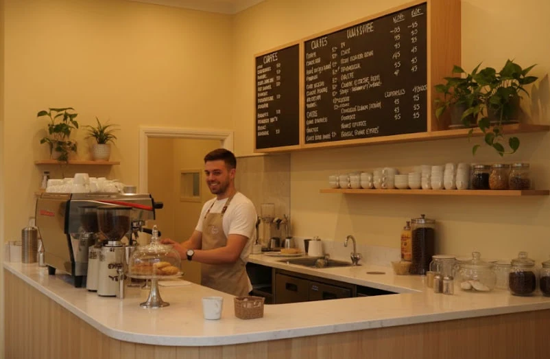 Vibe, Sunny Corner Café