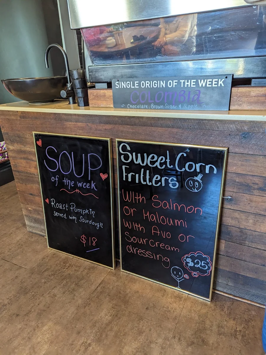Menu, Hungry Grasshopper Café