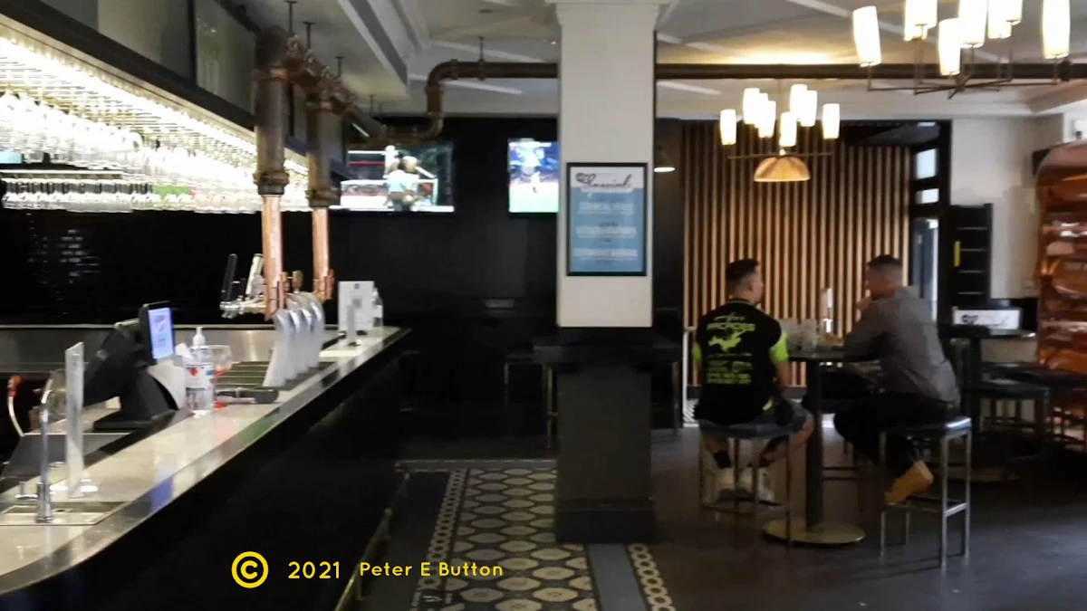 Vibe, Paragon Hotel