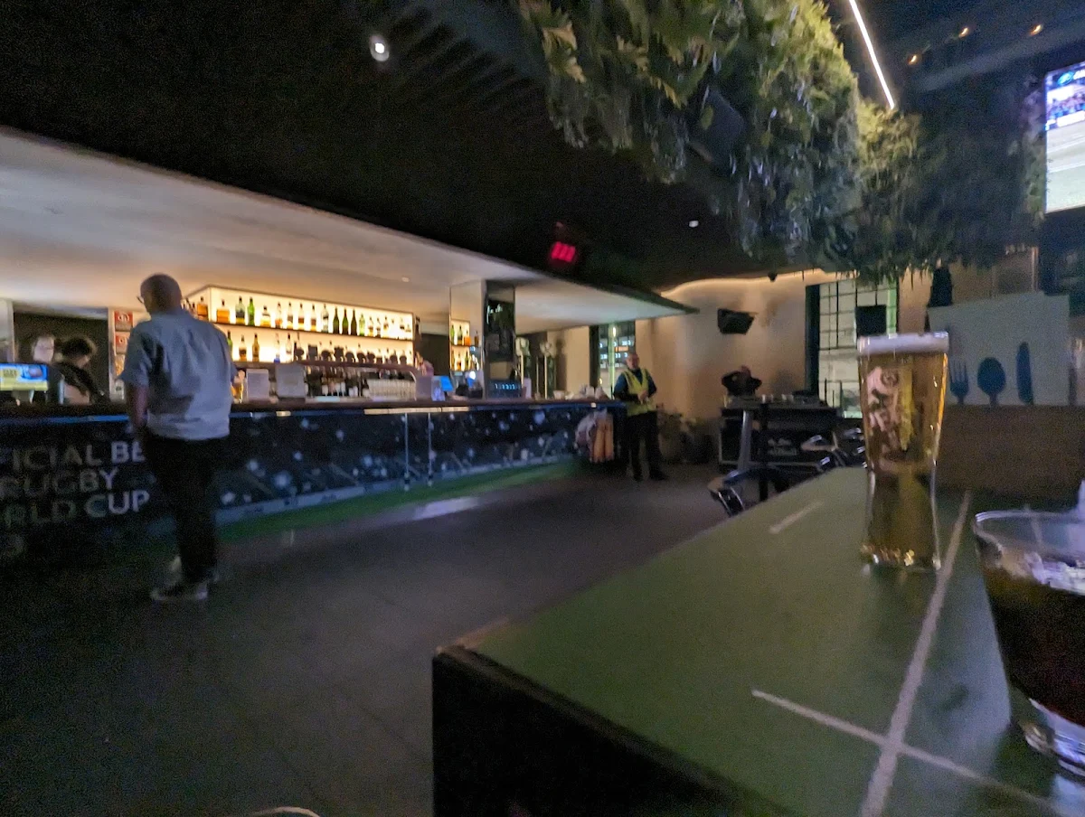 Vibe, Paragon Hotel