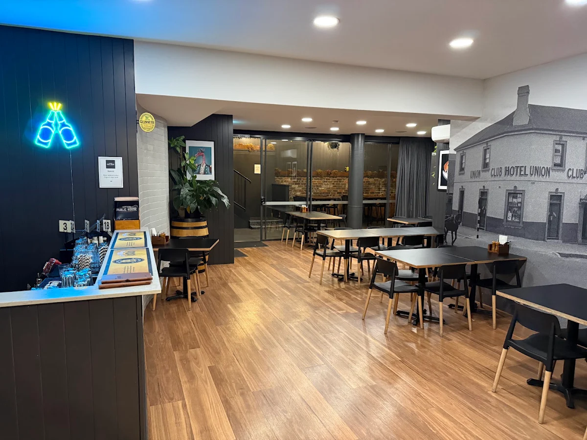 Vibe, Northern Public House