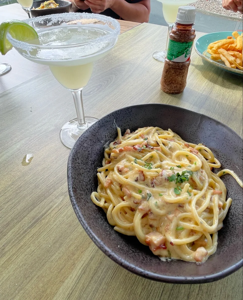 Food & drink, KDV Sport Bar & Grill