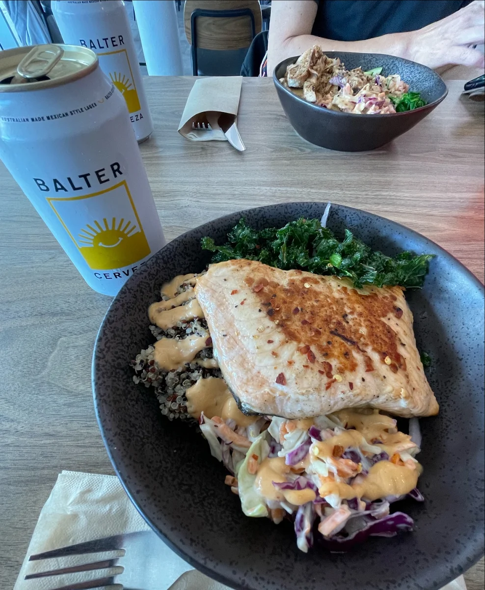 Food & drink, KDV Sport Bar & Grill