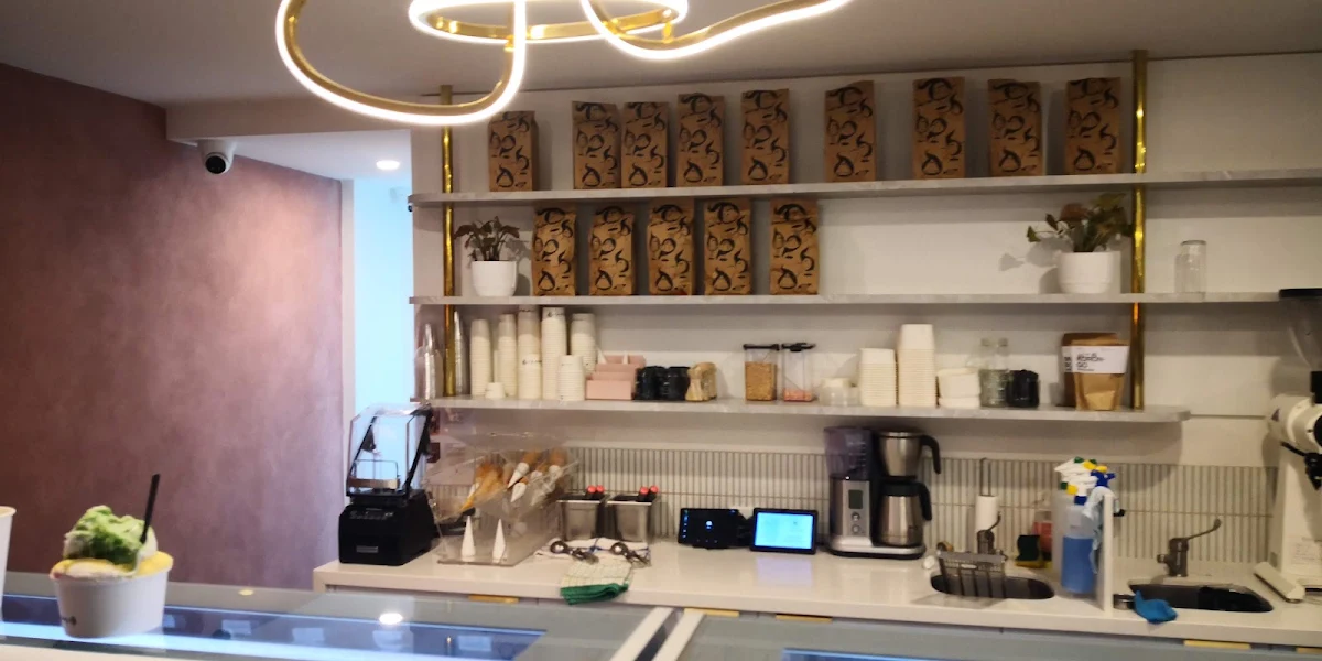Vibe, Rosé Gelateria