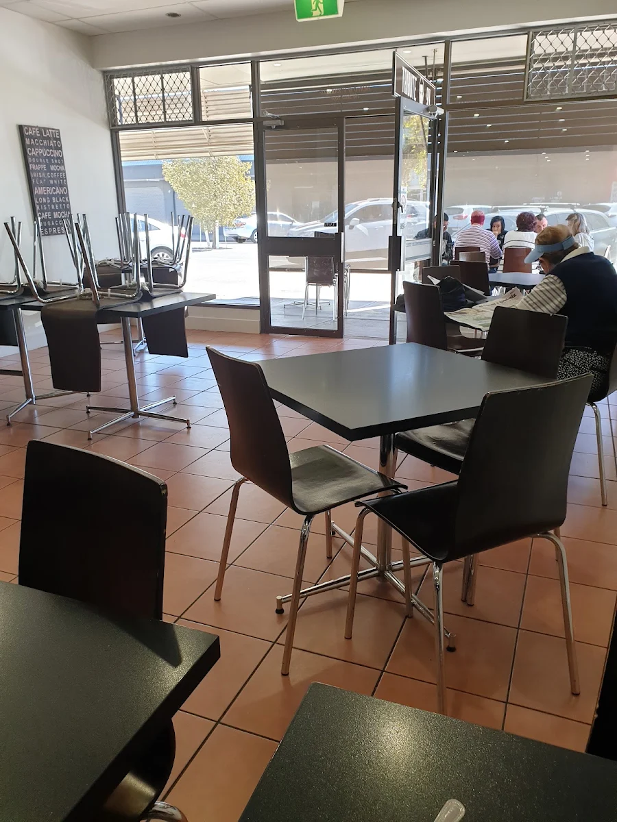 Vibe, Langtree Cafe