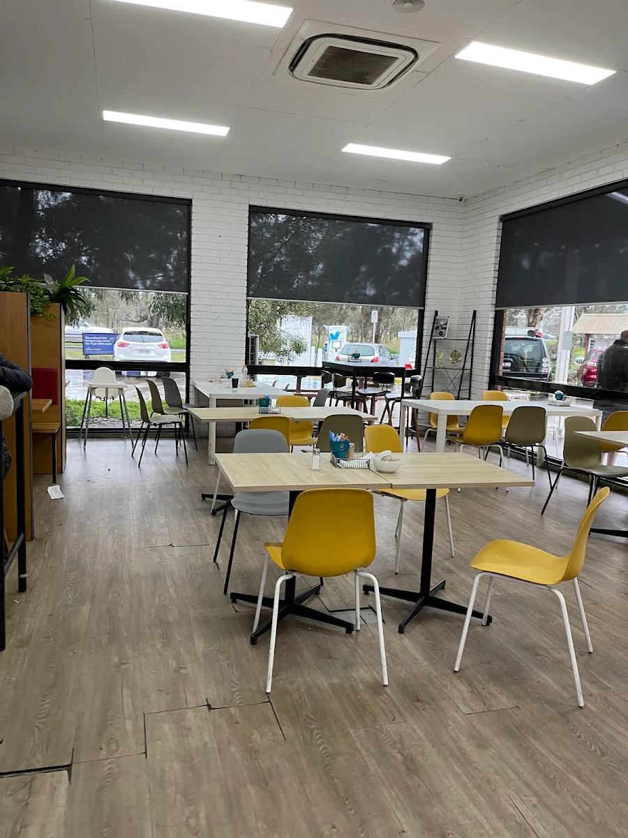 Vibe, Avenel Roadhouse
