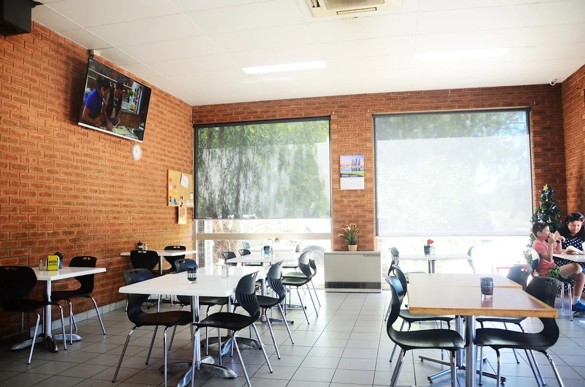 Vibe, Avenel Roadhouse