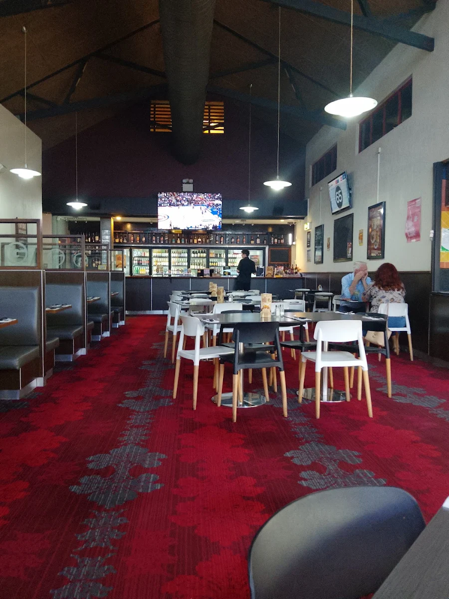 Vibe, Glenmore Tavern