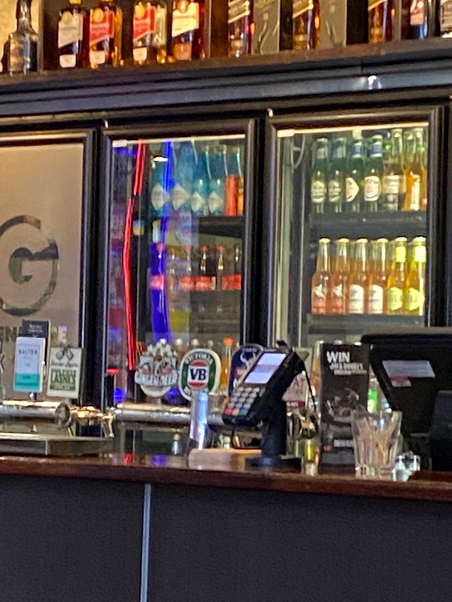 Vibe, Glenmore Tavern