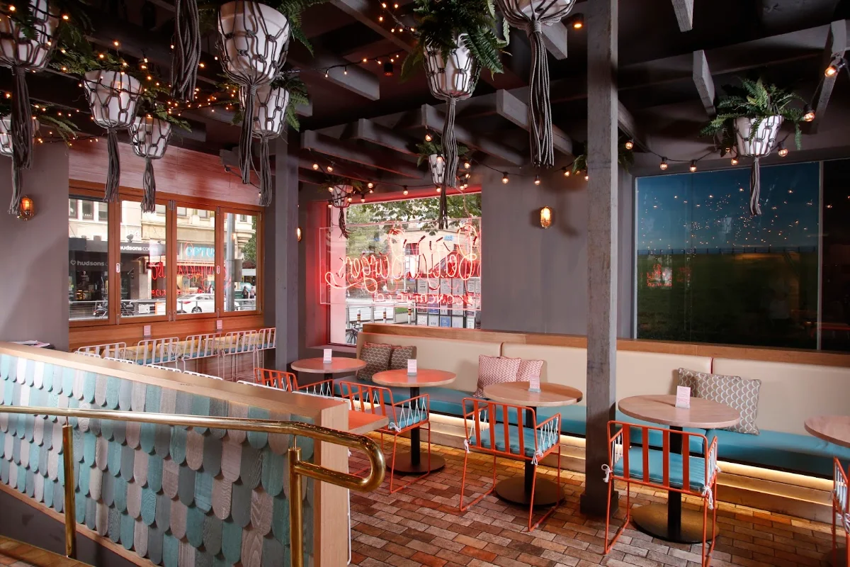 Vibe, Betty's Burgers