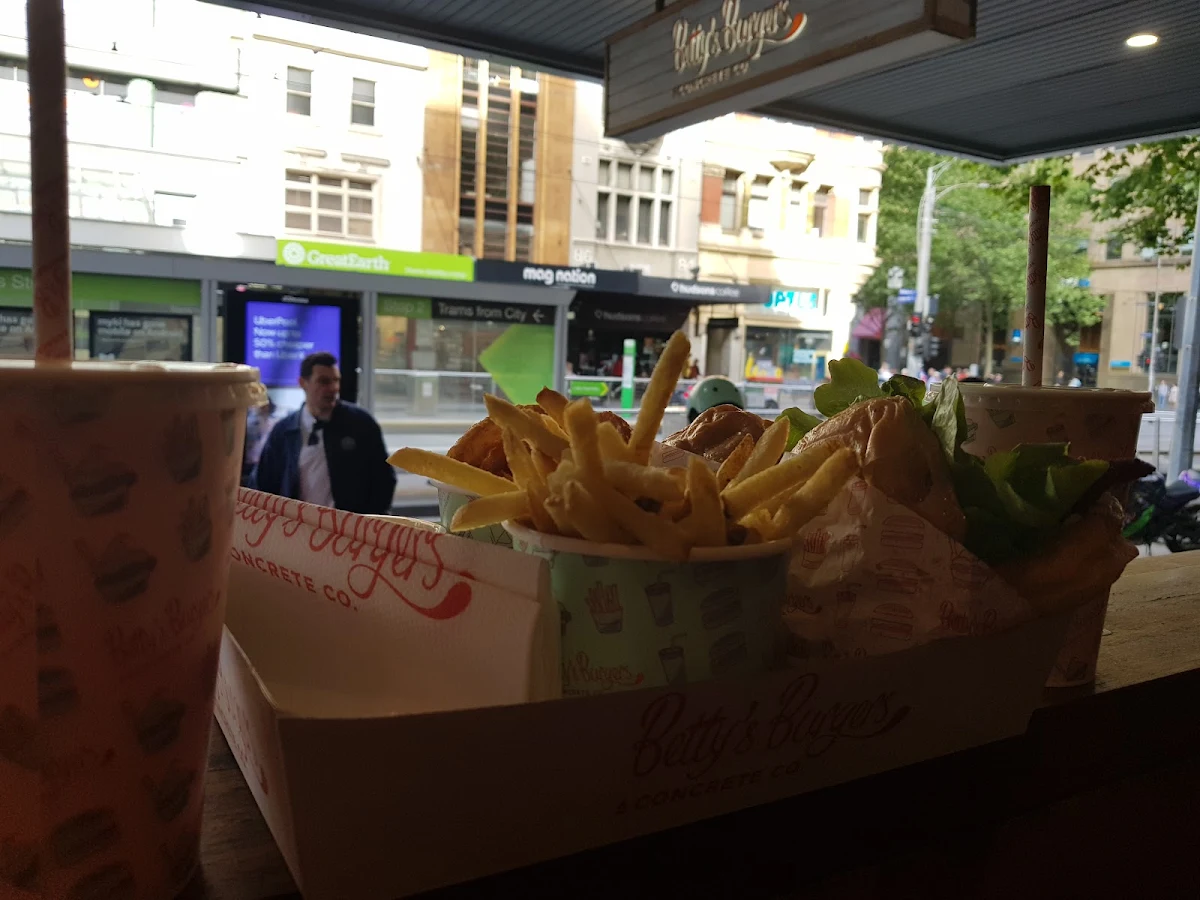 Vibe, Betty's Burgers