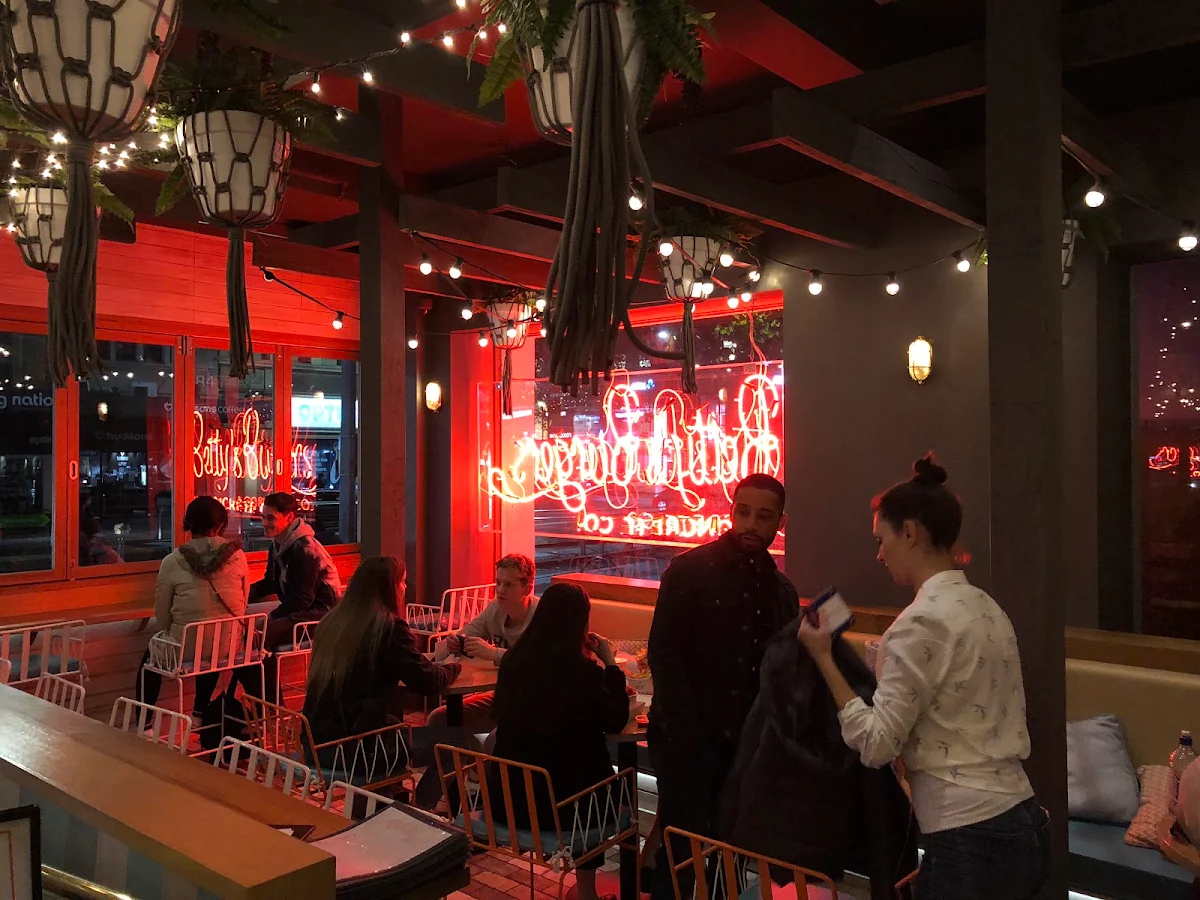 Vibe, Betty's Burgers