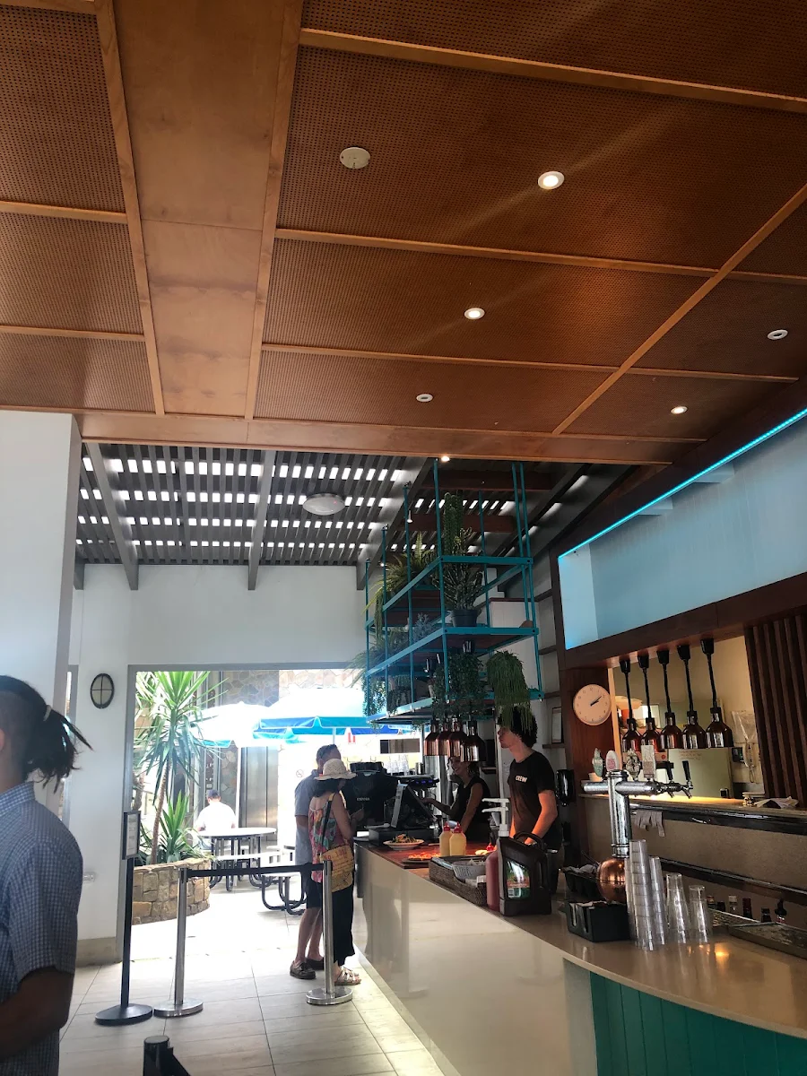 Vibe, Manta Ray Bistro