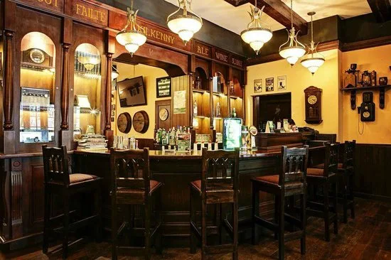 Vibe, Molly Malones Irish Pub
