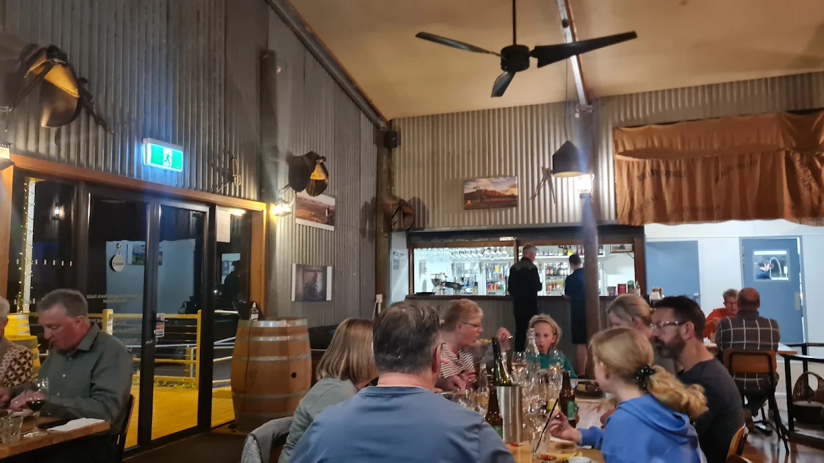 Vibe, Woolshed Restaurant