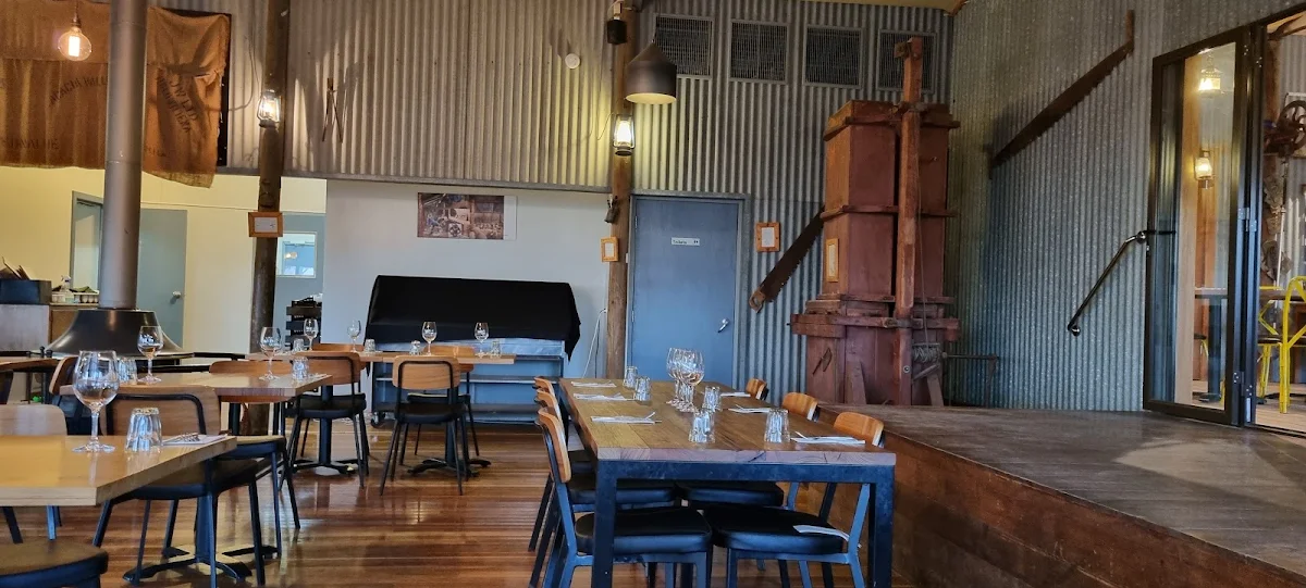 Vibe, Woolshed Restaurant