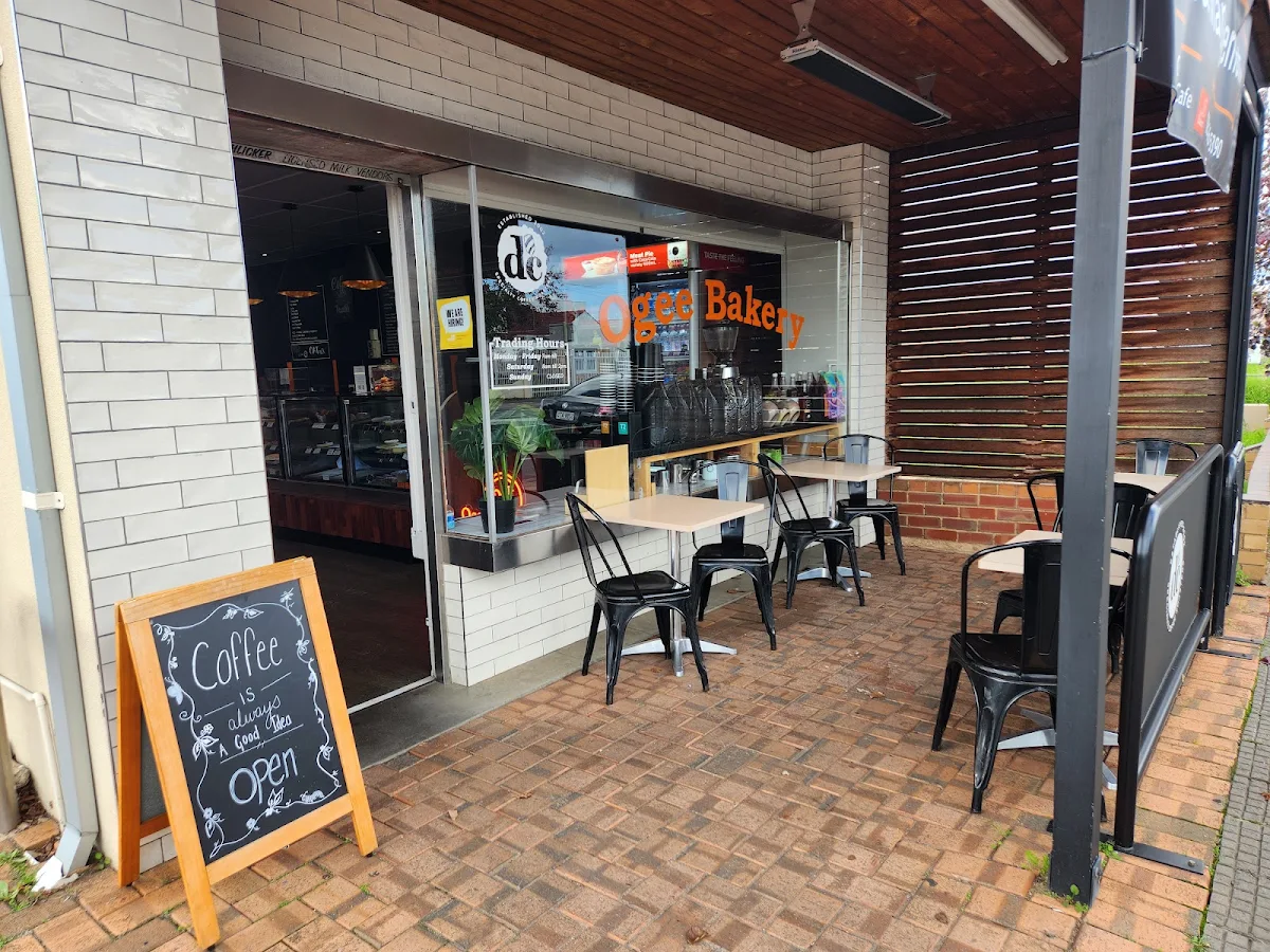 Vibe, OG Bakery Cafe
