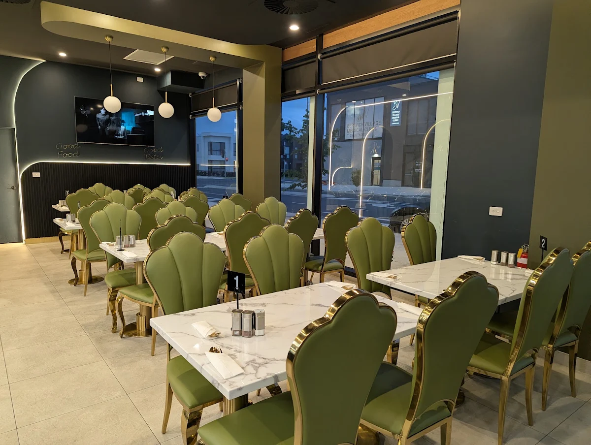 Vibe, Restaurant Joya
