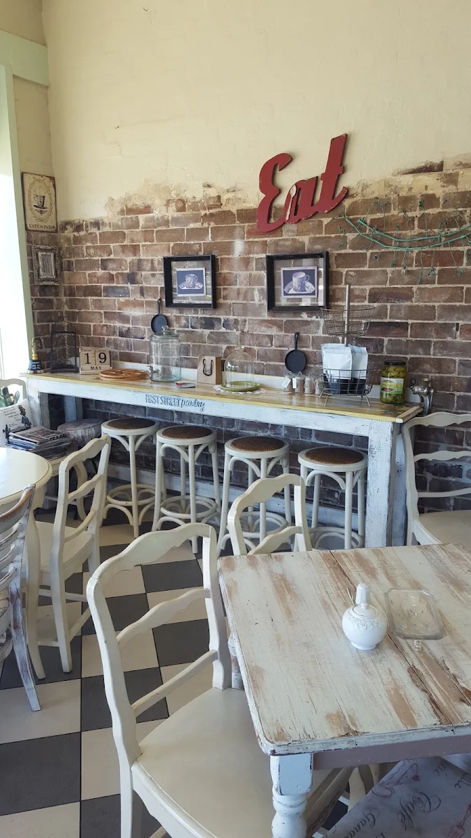 Vibe, First Street Pantry