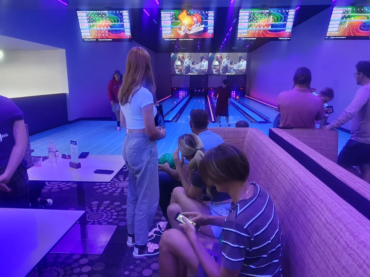 Vibe, Central Lane Hotel