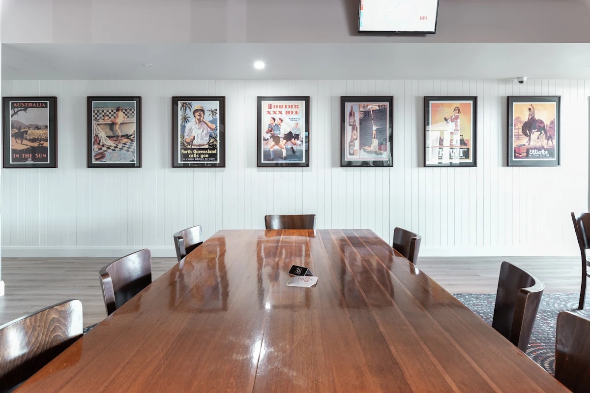 Vibe, Central Lane Hotel