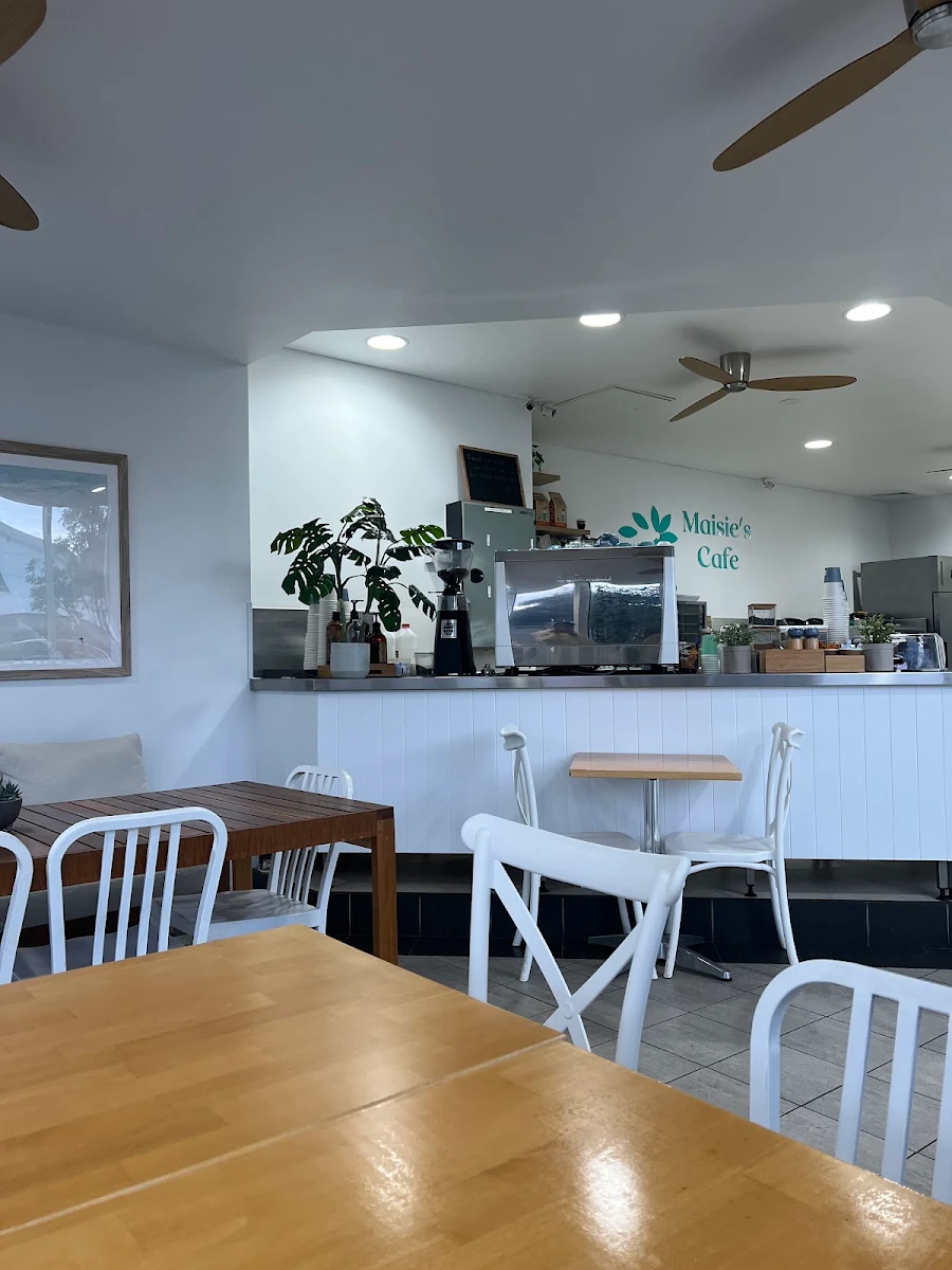 Vibe, Maisie’s Cafe