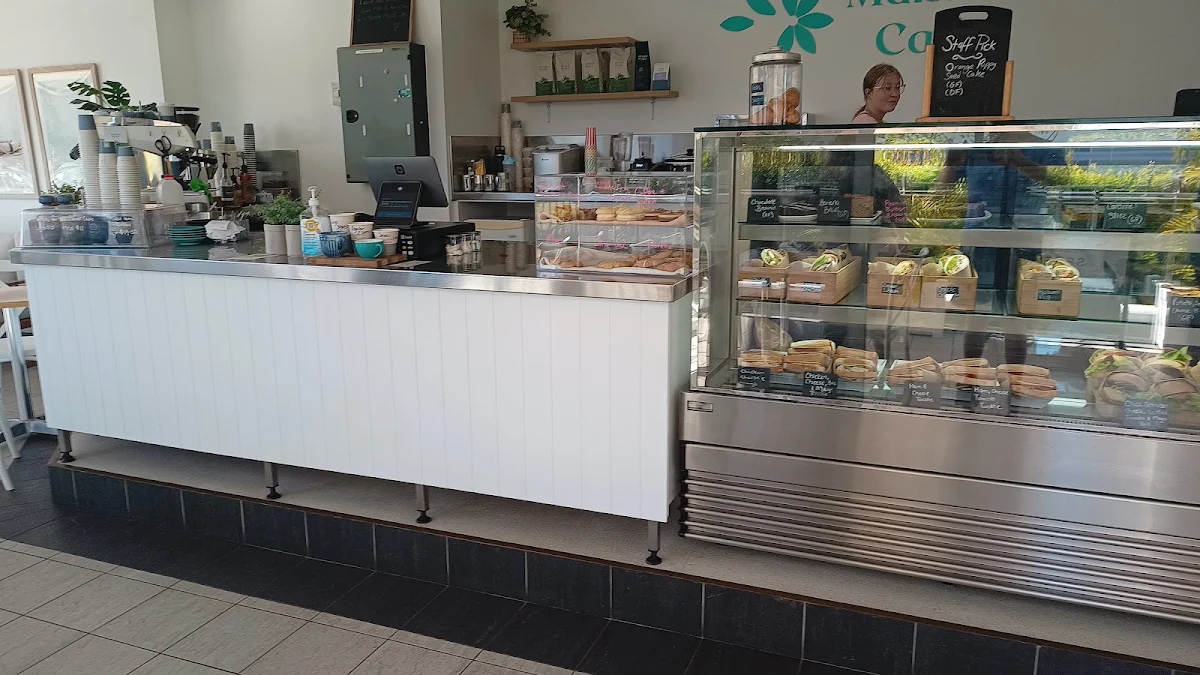 Vibe, Maisie’s Cafe