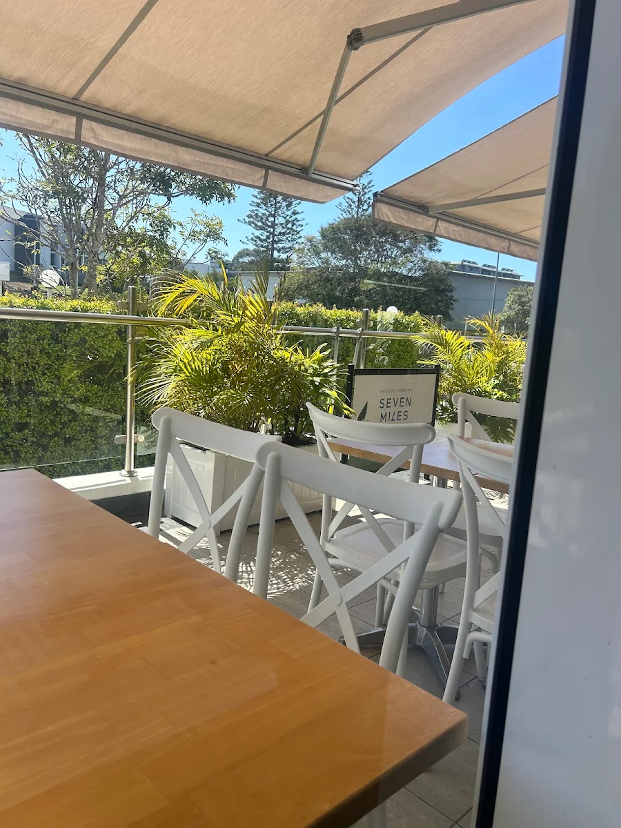 Vibe, Maisie’s Cafe