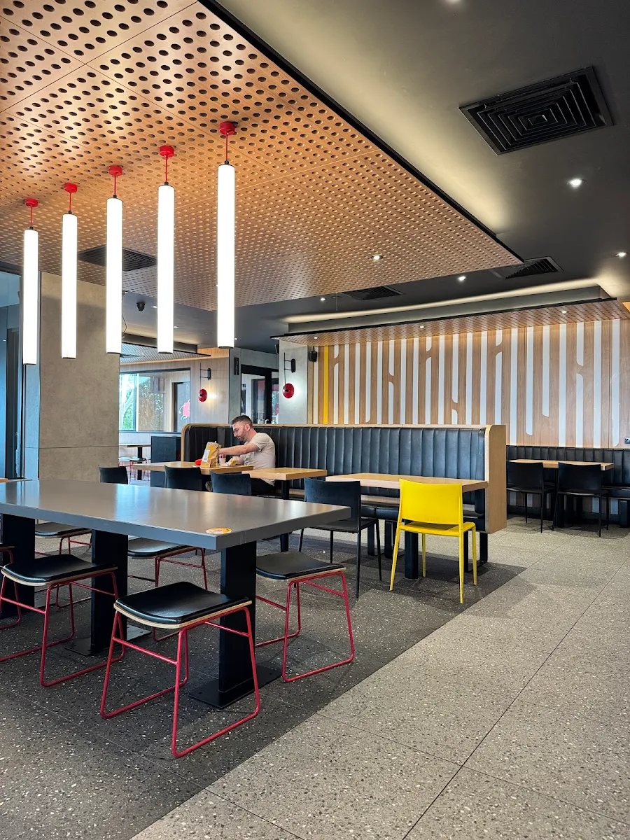 Vibe, McDonald's Fountain Gate
