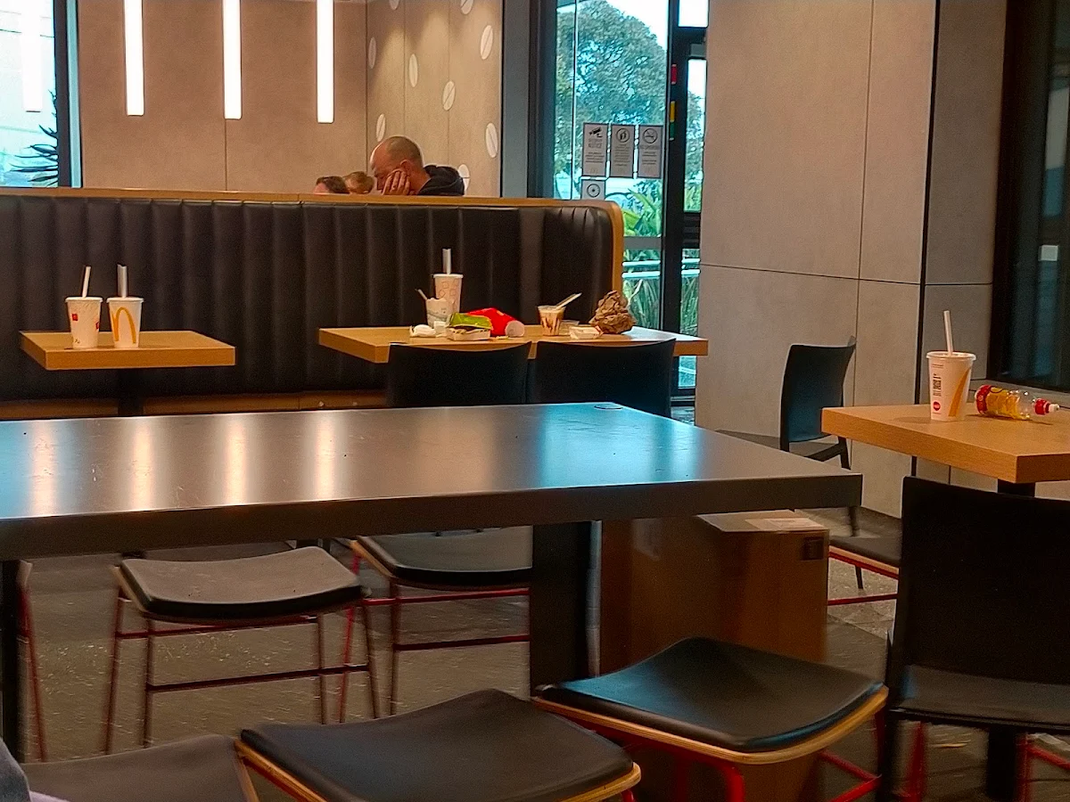 Vibe, McDonald's Fountain Gate