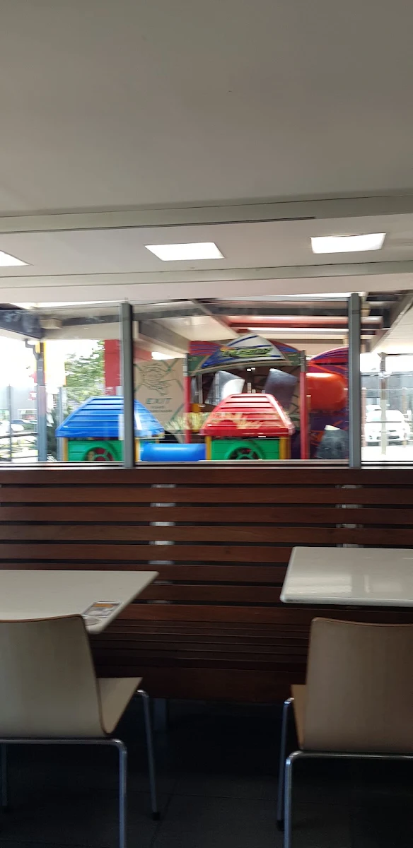 Vibe, McDonald's Fountain Gate