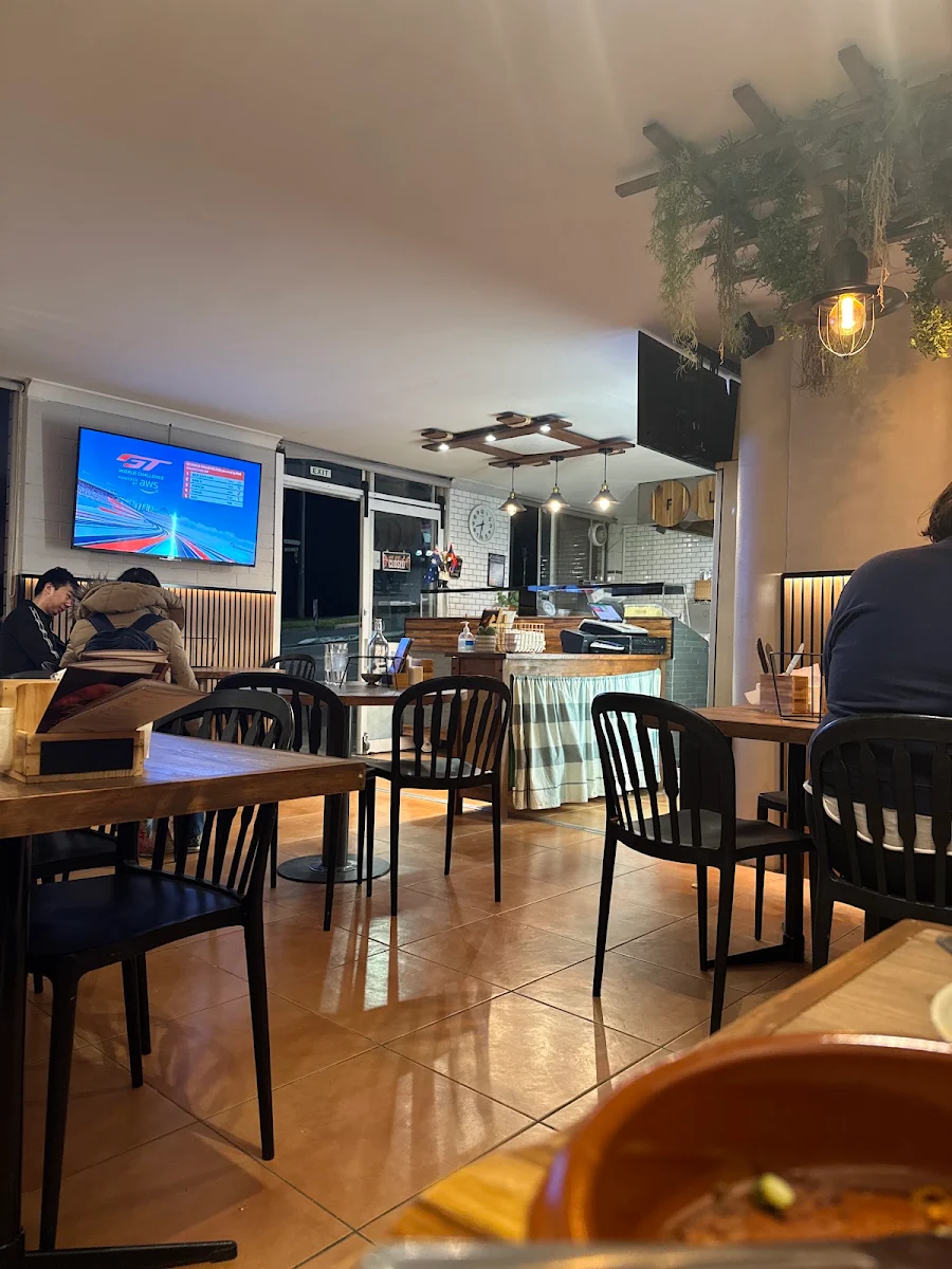 Vibe, Zodiac Pizza