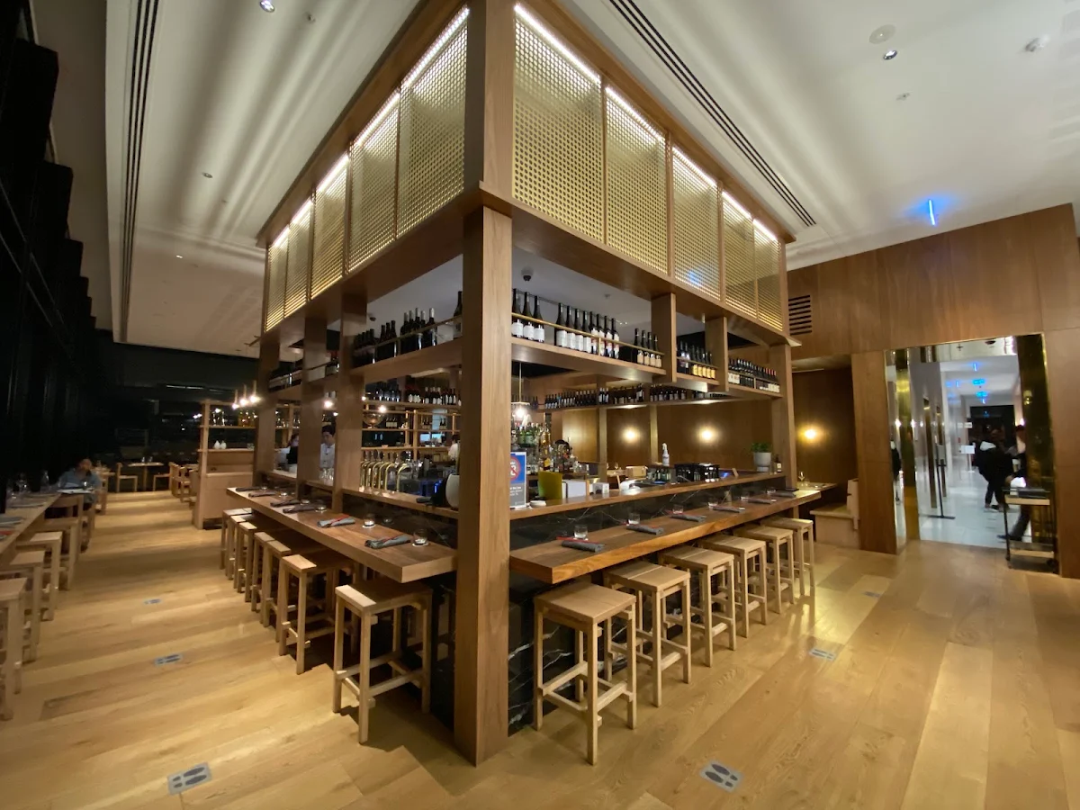 Vibe, KOOMO Restaurant & Bar