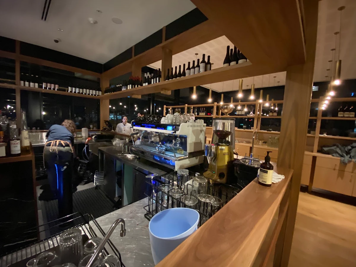 Vibe, KOOMO Restaurant & Bar