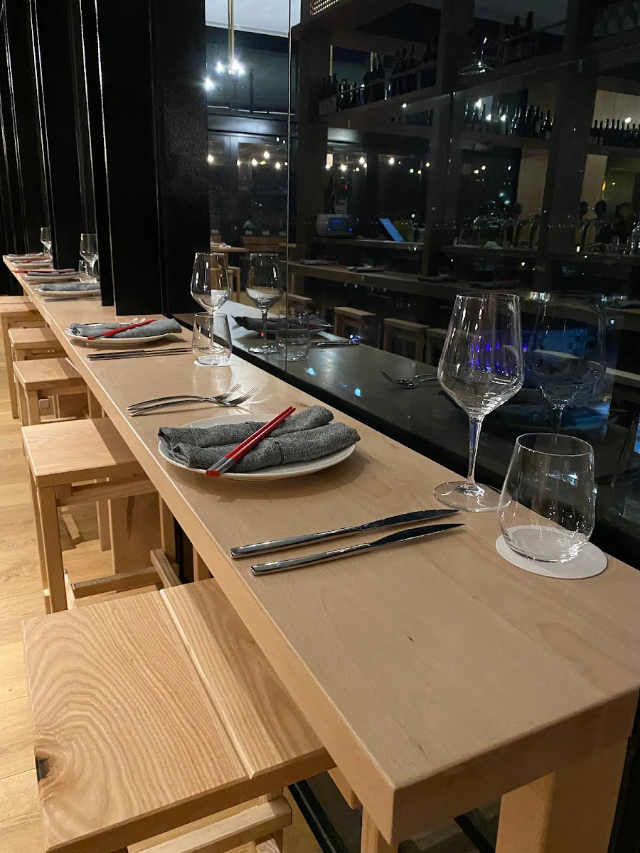 Vibe, KOOMO Restaurant & Bar