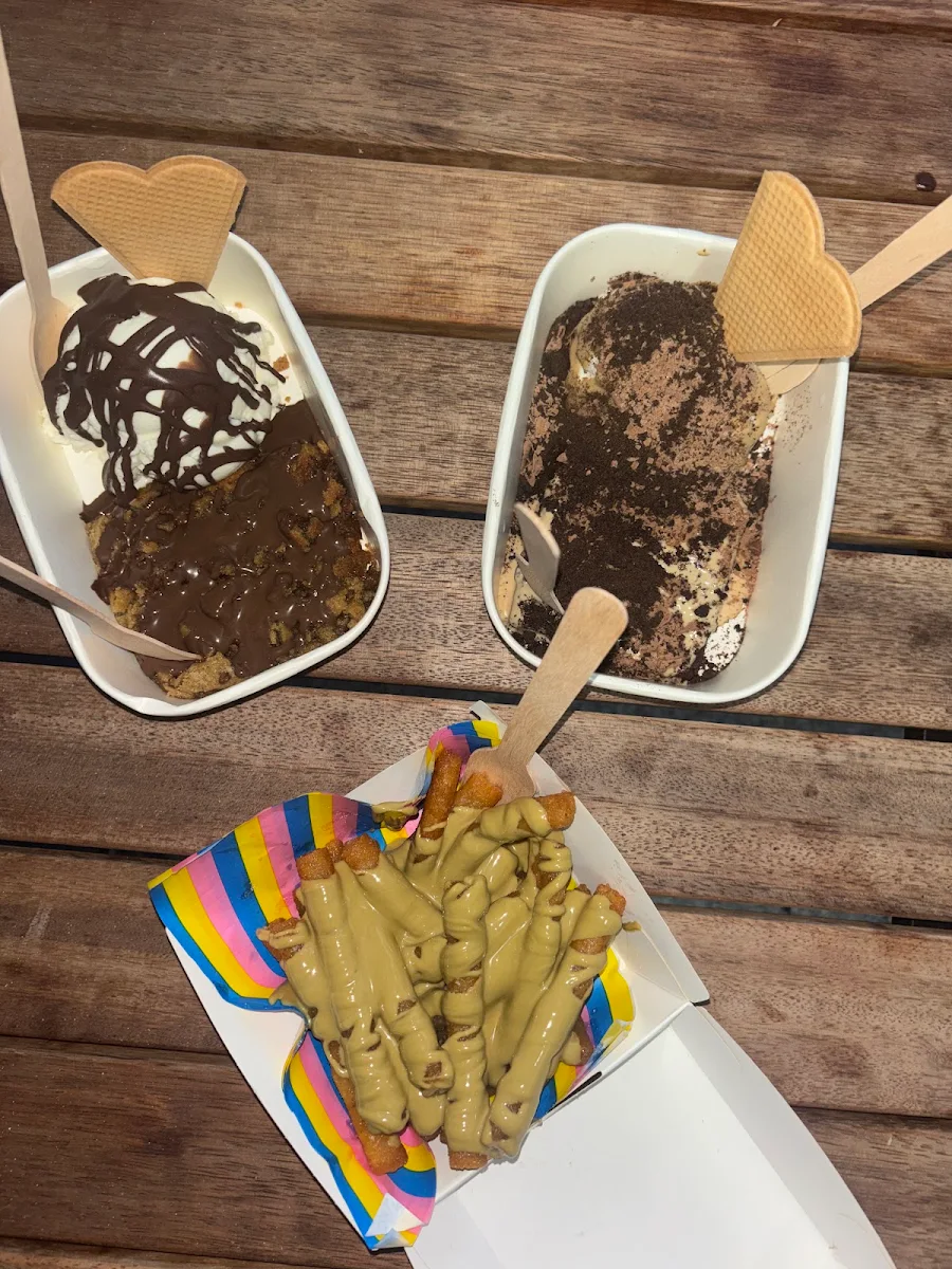 Food & drink, Sprinkles Ice Creamery
