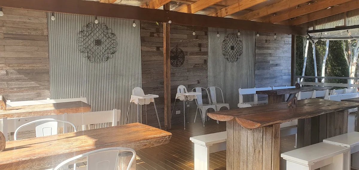 Vibe, Beechwood General Store & Cafe
