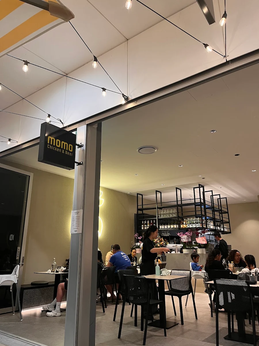 Vibe, Momo Chicken