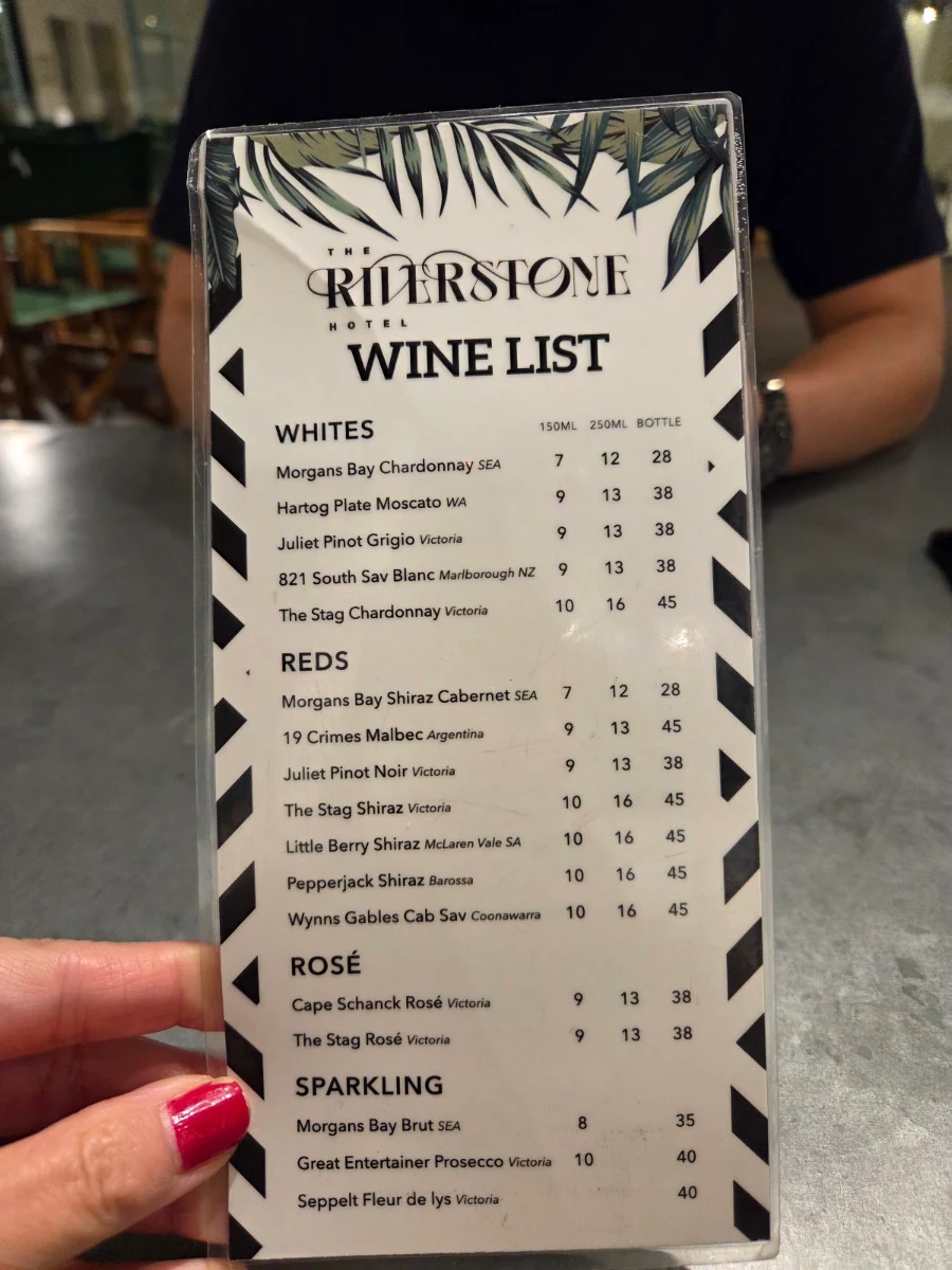 Menu, Riverstone Hotel