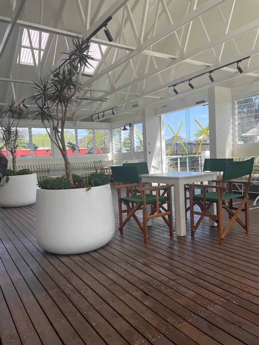 Vibe, Riverstone Hotel
