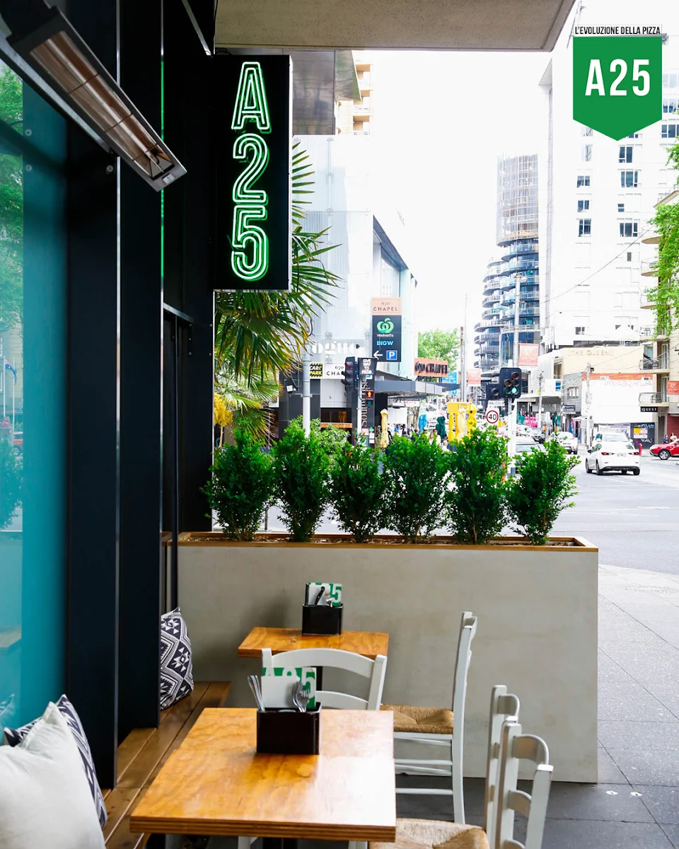 Vibe, A25 Pizzeria South Yarra
