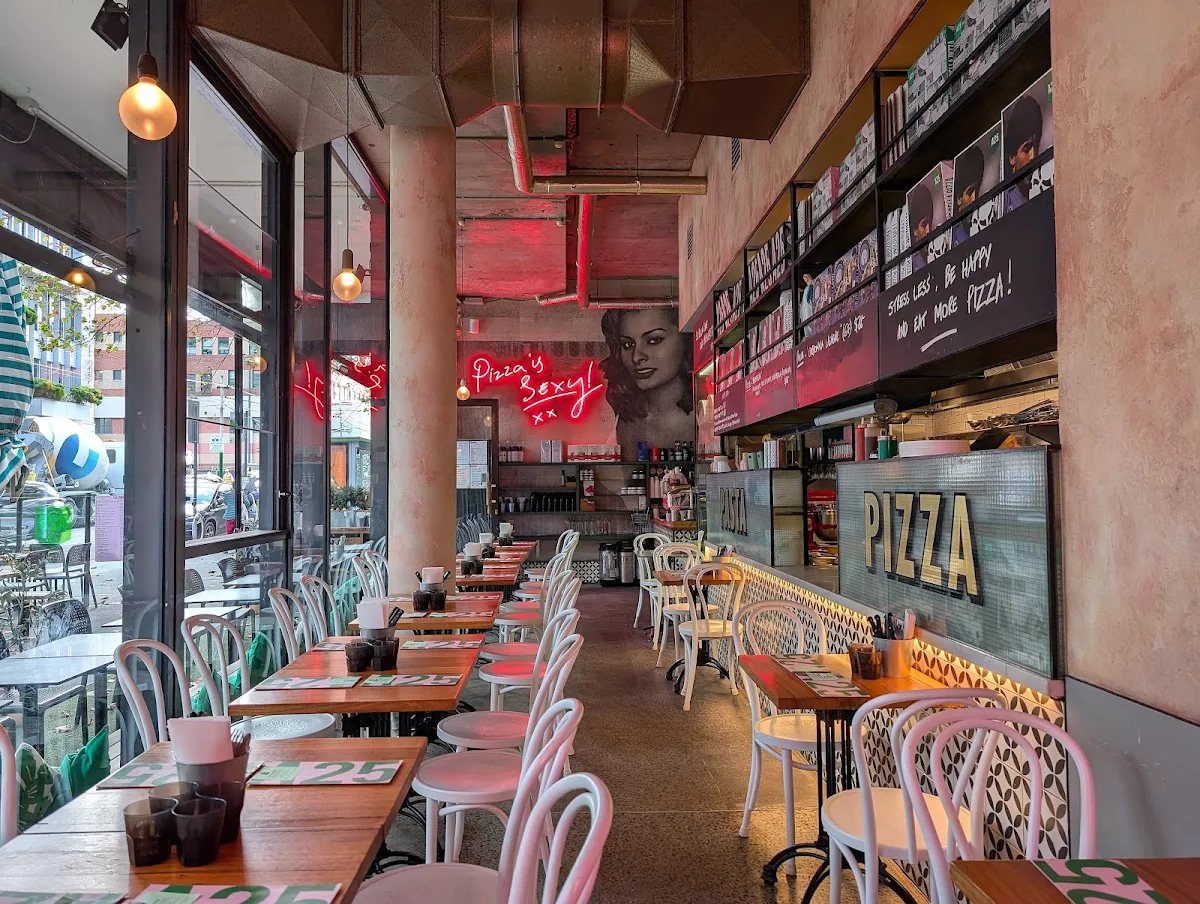 Vibe, A25 Pizzeria South Yarra