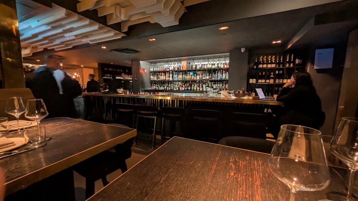 Vibe, Maha Restaurant