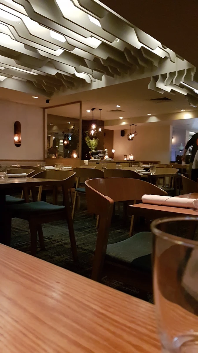 Vibe, Maha Restaurant