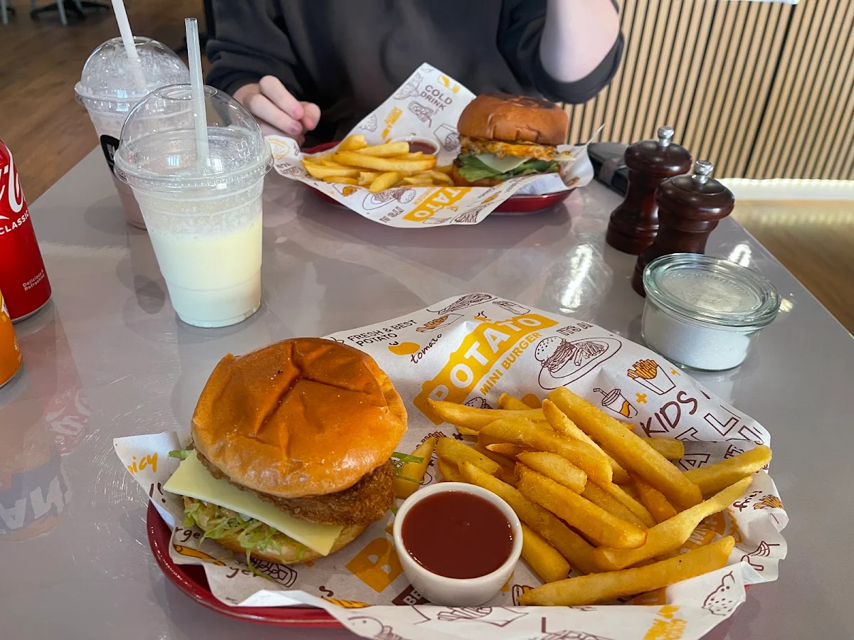 Food & drink, Thunder Eatery & Cafe