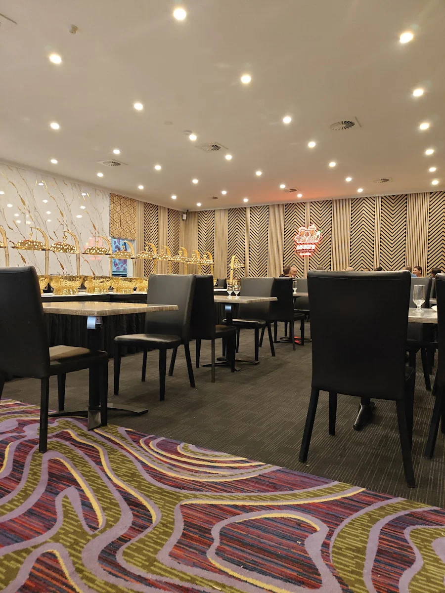 Vibe, AB BOI'S Restaurant & Bistro